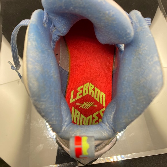 Nike LeBron 13 XMAS - Picture 3 of 6